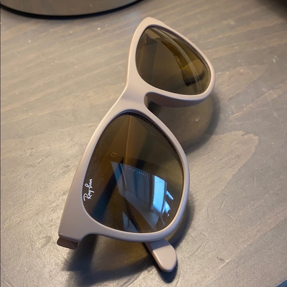 Ray-Ban Accessories - Ray-Ban Sunglasses and Case